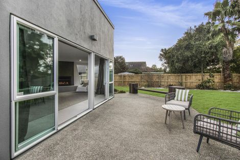 Photo of property in 37 Lothian Brae, Wattle Downs, Auckland, 2103