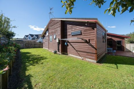 Photo of property in 36 Albatross Close, Whitby, Porirua, 5024