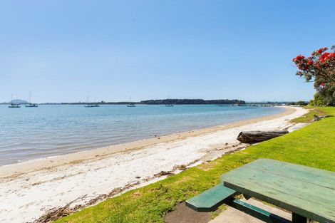 Photo of property in 39 Harbour View Road, Omokoroa, 3114