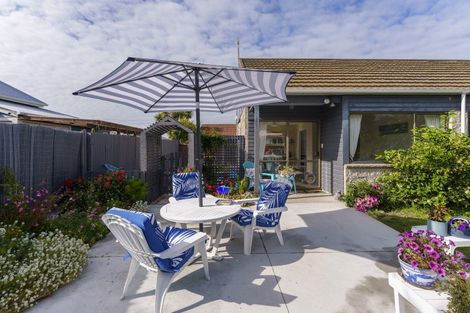 Photo of property in 14 Howe Street, New Brighton, Christchurch, 8083