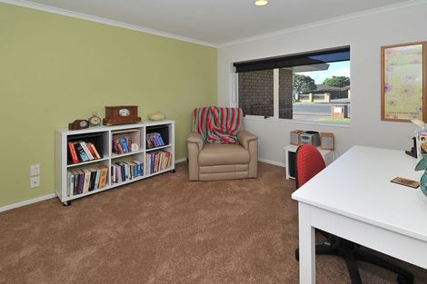 Photo of property in 15 Longford Park Drive, Takanini, 2112