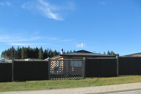 Photo of property in 2 Scaife Place, Wanaka, 9305