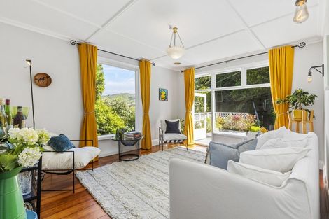Photo of property in 19 Thorby Street, Northland, Wellington, 6012