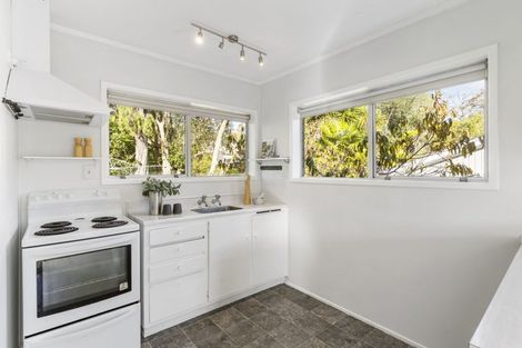 Photo of property in 1/12 Paruru Avenue, Northcote, Auckland, 0627
