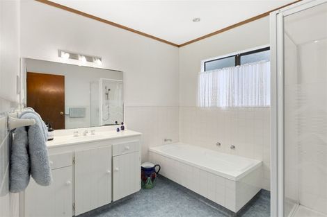 Photo of property in 37b Hillcrest Road, Hatfields Beach, Orewa, 0931