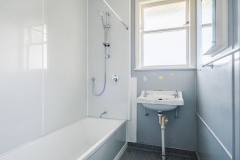 Photo of property in 52 Lawrence Street, Outer Kaiti, Gisborne, 4010