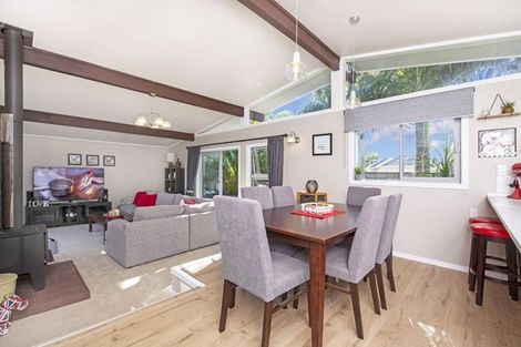 Photo of property in 81 Edgewater Drive, Pakuranga, Auckland, 2010