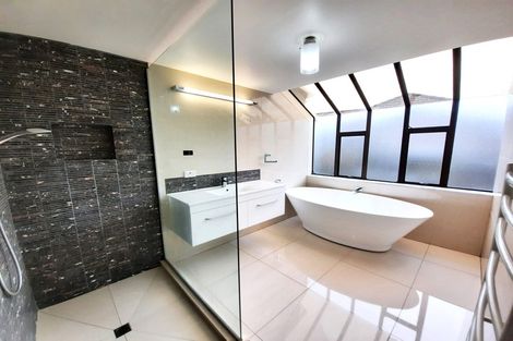 Photo of property in 15 Meadowland Drive, Somerville, Auckland, 2014