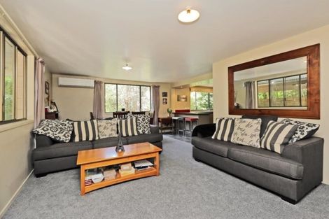 Photo of property in 17 Busby Hill, Havelock North, 4130