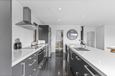 Photo of property in 13a Heta Road, Highlands Park, New Plymouth, 4312