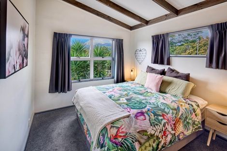 Photo of property in 104 Renown Road, Raumati South, Paraparaumu, 5032