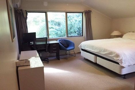 Photo of property in 2/114 Seaview Road, Glenfield, Auckland, 0629