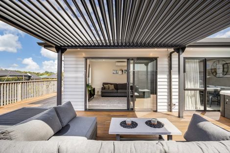 Photo of property in 60 Matua Road, Huapai, Kumeu, 0810