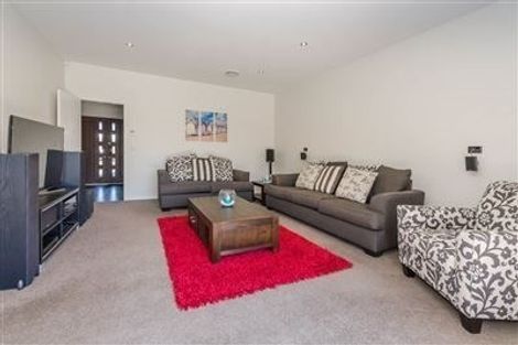 Photo of property in 8 Gandalf Crescent, Paraparaumu, 5032