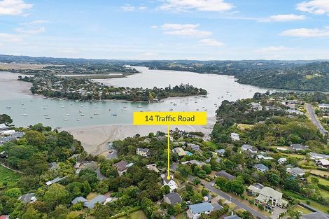Photo of property in 14 Traffic Road, Greenhithe, Auckland, 0632