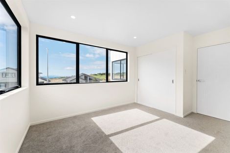 Photo of property in 53 Sunnyheights Road, Orewa, 0931