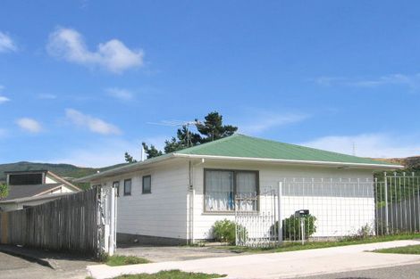 Photo of property in 24 John Witton Drive, Crofton Downs, Wellington, 6035