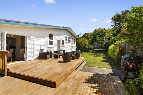 Photo of property in 15 Cherry Blossom Grove, Maungaraki, Lower Hutt, 5010