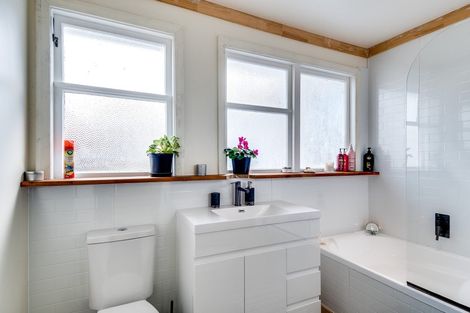 Photo of property in 30 Kelvin Road, Maraenui, Napier, 4110