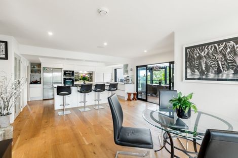 Photo of property in 143 Whangaparaoa Road, Red Beach, 0932