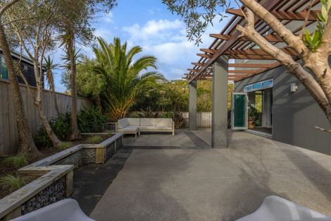 Photo of property in 35 Endeavour Drive, Whitby, Porirua, 5024