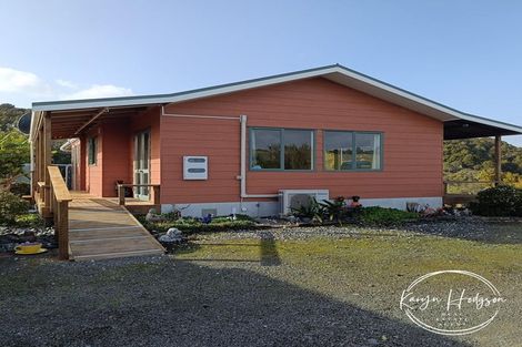 Photo of property in 7 Te Opi Road East, Whakapirau, Maungaturoto, 0583