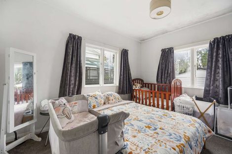 Photo of property in 100 Randwick Road, Moera, Lower Hutt, 5010