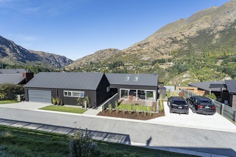 Photo of property in 5 Kincaid Place, Arthurs Point, Queenstown, 9371
