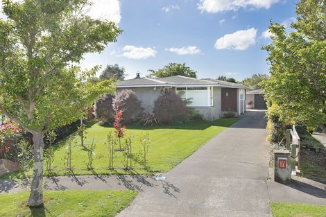 Photo of property in 7 Droylsden Place, Palmerston North, 4410