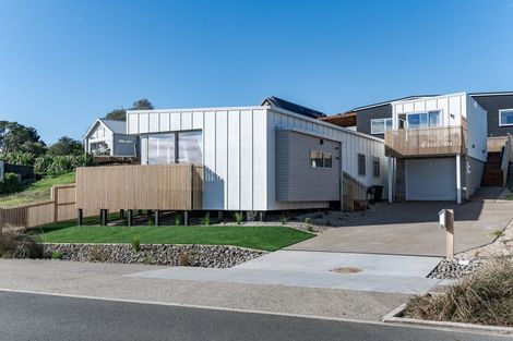 Photo of property in 9 Rangitahi Road, Raglan, 3225