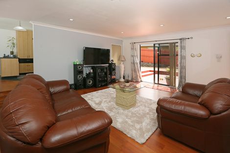 Photo of property in 8 Chardonnay Rise, Henderson, Auckland, 0612
