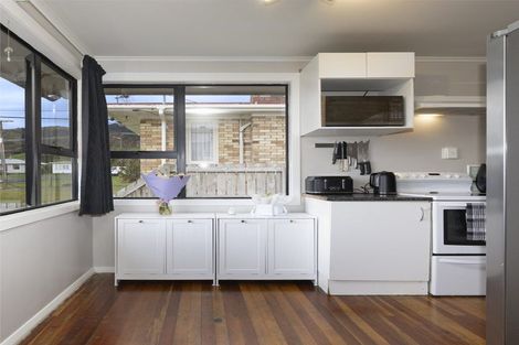 Photo of property in 19 Wyatt Avenue, Te Aroha, 3320