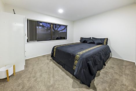 Photo of property in 180 Walter Strevens Drive, Conifer Grove, Takanini, 2112