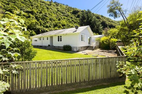 Photo of property in 46 Bridge Road, Birchville, Upper Hutt, 5018