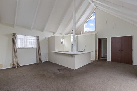 Photo of property in 9a Brierley Place, Marfell, New Plymouth, 4310