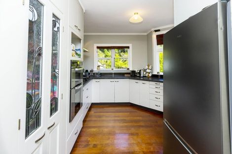 Photo of property in 62 Wyndham Road, Pinehaven, Upper Hutt, 5019