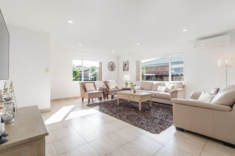 Photo of property in 4 Camberley Court, Manurewa East, Auckland, 2102