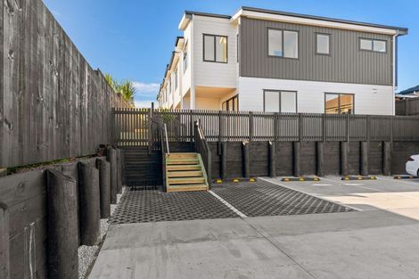 Photo of property in 3/29 Tudor Road, Henderson, Auckland, 0610