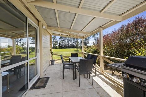 Photo of property in 32 Arthur Road, Paraite, New Plymouth, 4373