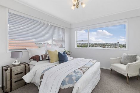 Photo of property in 4/87 Ocean View Road, Hillcrest, Auckland, 0627