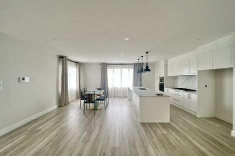 Photo of property in 21 Reserva Crescent, Kumeu, 0810