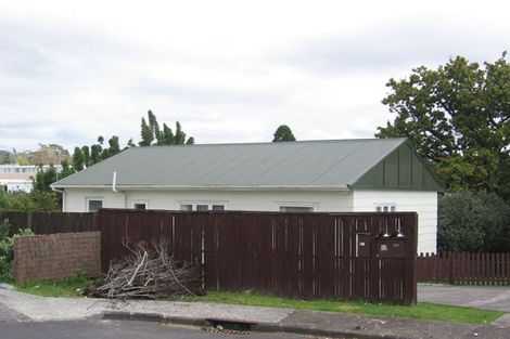 Photo of property in 88 Kelman Road, Kelston, Auckland, 0602