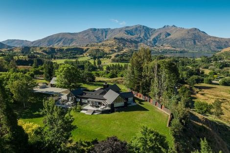 Photo of property in 397 Arrowtown-lake Hayes Road, Arrowtown, 9371