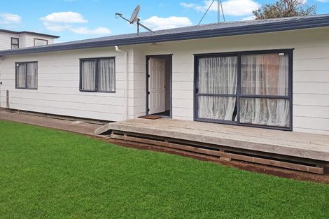 Photo of property in 2/7 Cambridge Road, Manurewa, Auckland, 2102