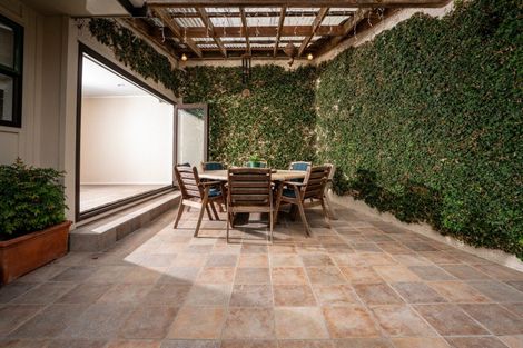 Photo of property in 91 Woodman Drive, Tawa, Wellington, 5028