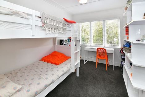 Photo of property in 19 Vipond Road, Stanmore Bay, Whangaparaoa, 0932