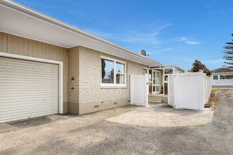 Photo of property in 394a Devonport Road, Tauranga South, Tauranga, 3112