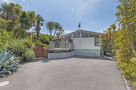 Photo of property in 64 Tamahere Drive, Glenfield, Auckland, 0629