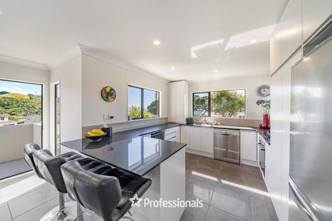 Photo of property in 181 Tirohanga Road, Tirohanga, Lower Hutt, 5010