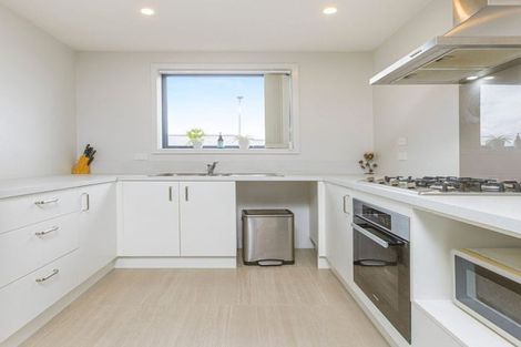 Photo of property in 42 Liberation Road, Papakura, 2110